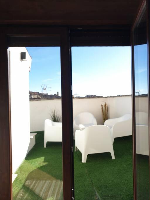 Atico En Toledo Con Terraza Apartment Exterior foto