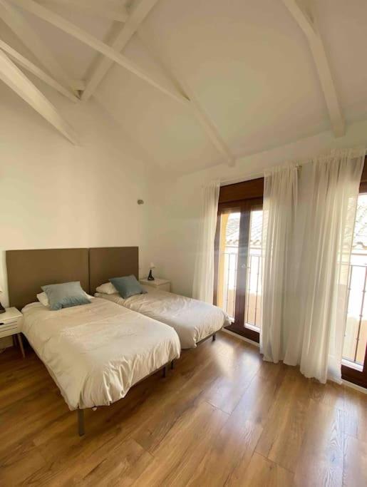 Atico En Toledo Con Terraza Apartment Exterior foto