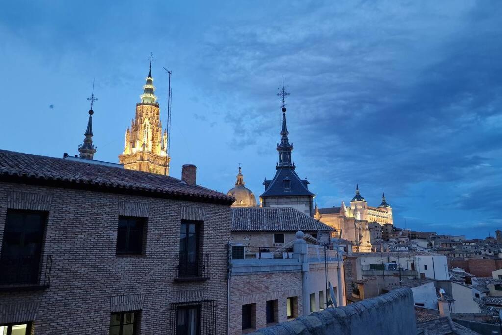 Atico En Toledo Con Terraza Apartment Exterior foto
